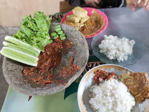 Bakso & Mie Ayam Tiqma Kebagusan 1