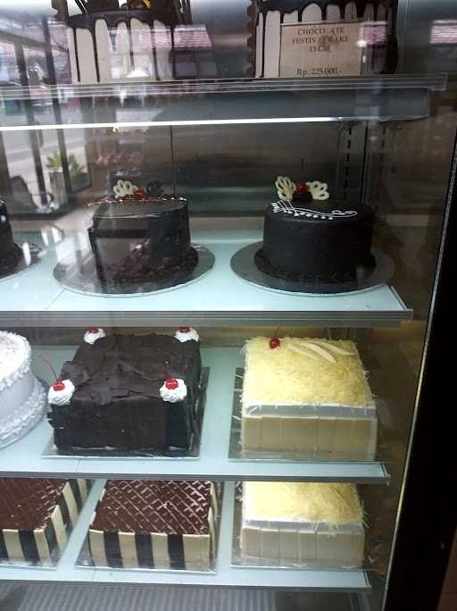 D'Almonde Cake & Bakery 7