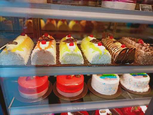 D'Cika Cakes & Bakery Condet 8