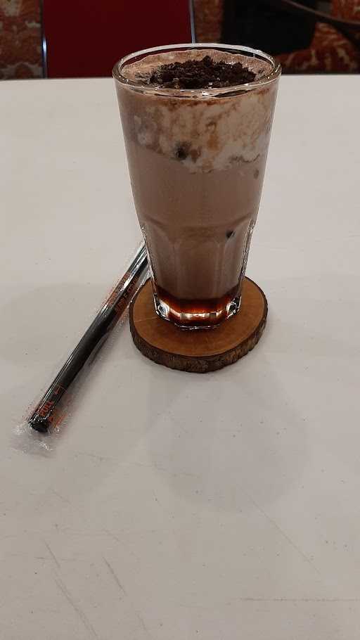 Callysta Coffee Cijantung 2