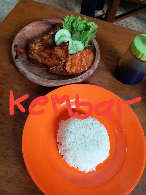 Ayam Kembar 1