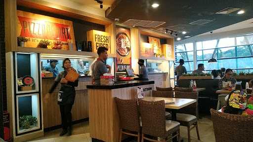 Pizza Hut Restoran - Cijantung Mall 9