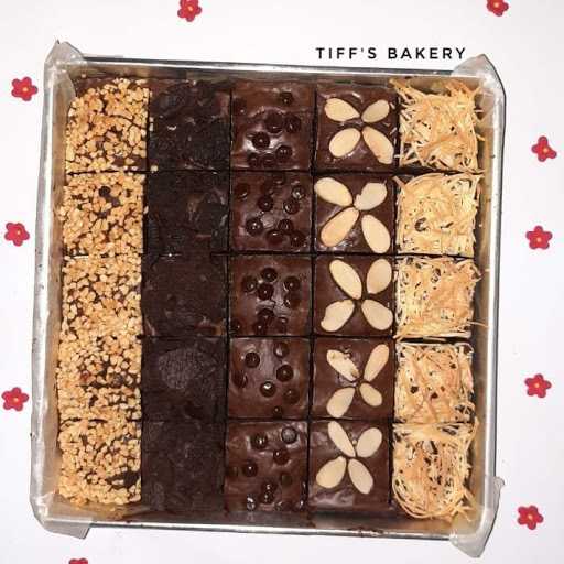 Tiff'S Bakery 5