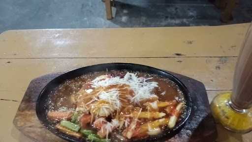 Kampoeng Kuliner Bumi Indah 6