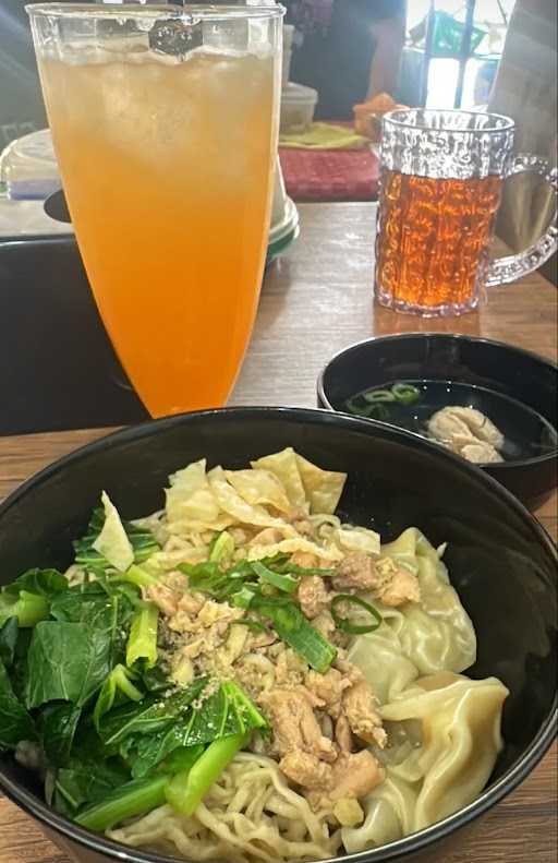 Mie Ayam Gosyen Halal 7