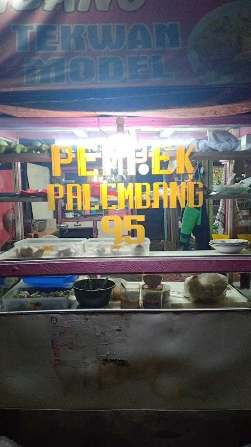 Pempek 95 Palembang 2