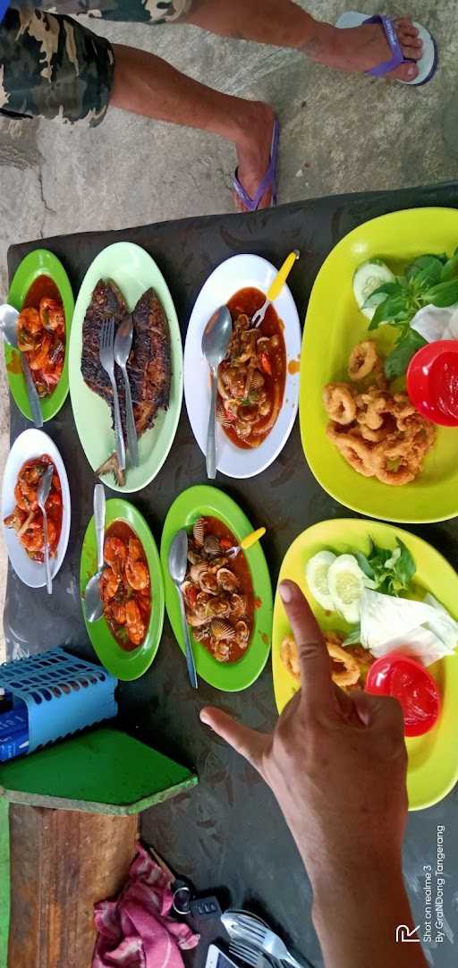 Rajawali Seafood Pasar Kemis 1