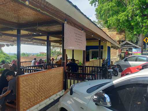 Rumah Makan Saung Cibenda 10