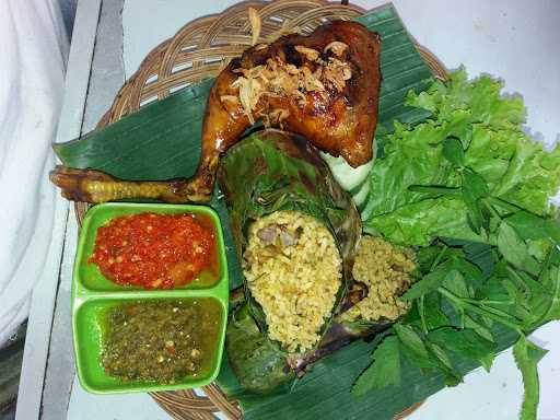 Saung Lesehan Layung Sari 8