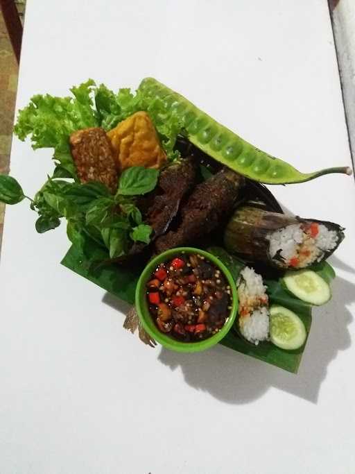 Saung Lesehan Layung Sari 9