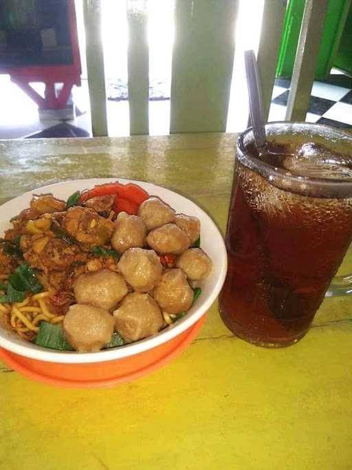 Mie Ayam & Bakso Glora 1