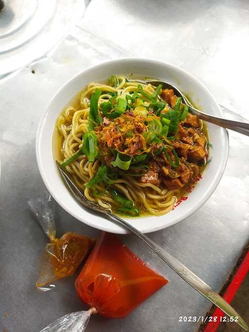 Mie Ayam & Bakso Glora 6