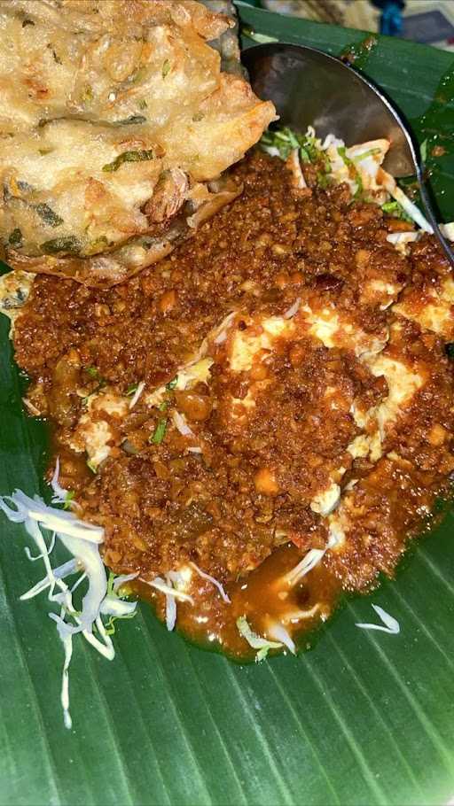 Warung Lontong Tahu Bu Tugirah 6