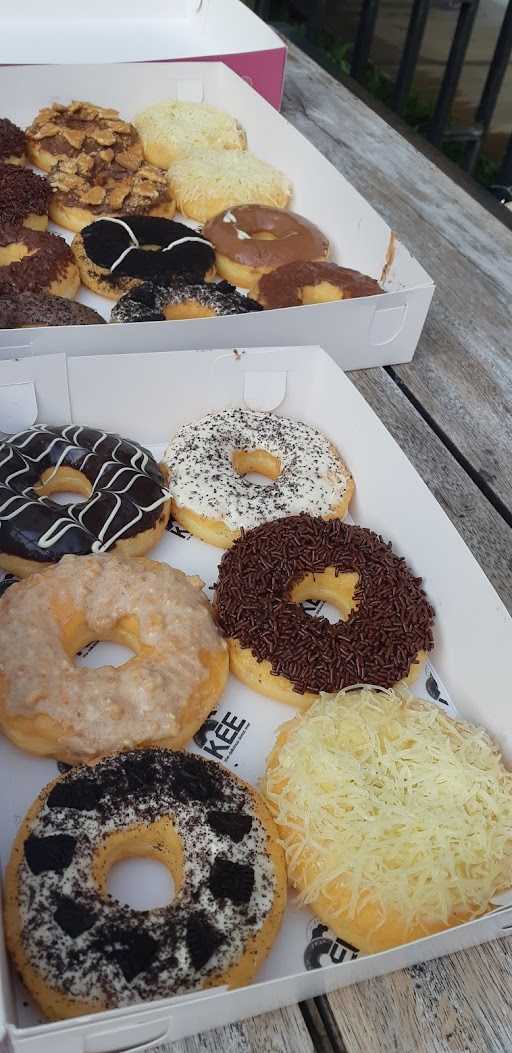 Kee Donuts 1