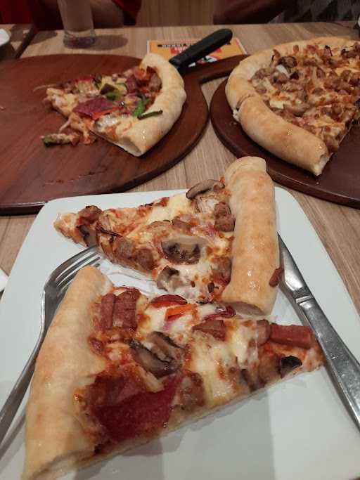 Pizza Hut Restoran 1