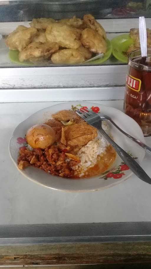 Warung Makan Bu Ngapiyah 6