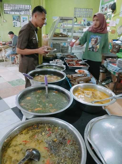 Warung Makan Bu Sarah 9