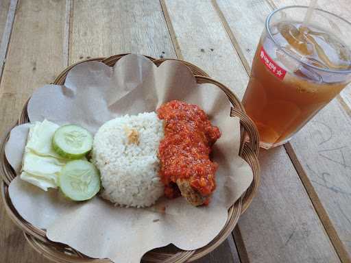 Warung Jajanan Geprek Claudi 5