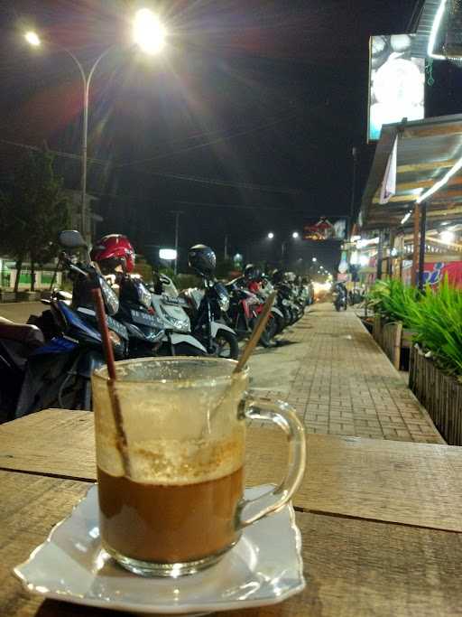 Gubuk Coffee Central 8