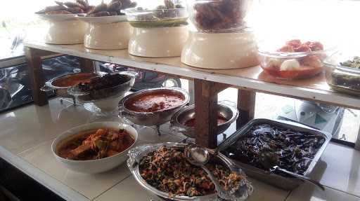 Rumah Makan Uwo 4