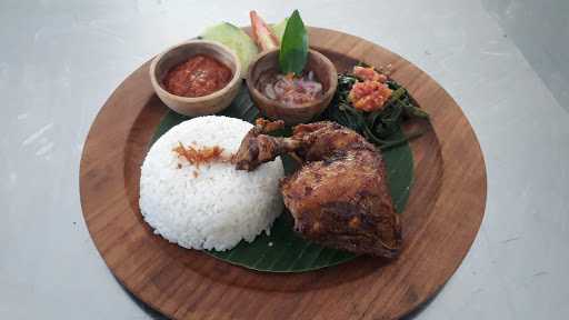 Rumah Makan Sederhana 3