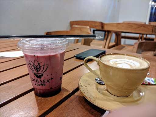 Dihafa Coffee & Eatery 5