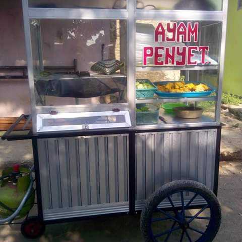 Ayampenyet Sambelhejo, Sate, Nasibakar 1