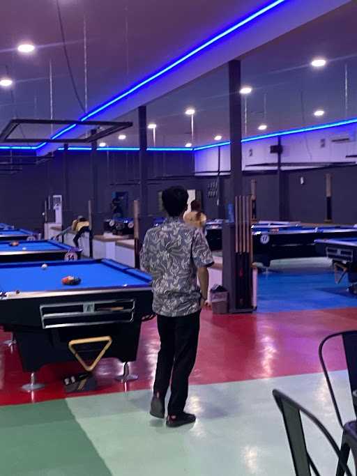 Maximal Cafe & Pool 5