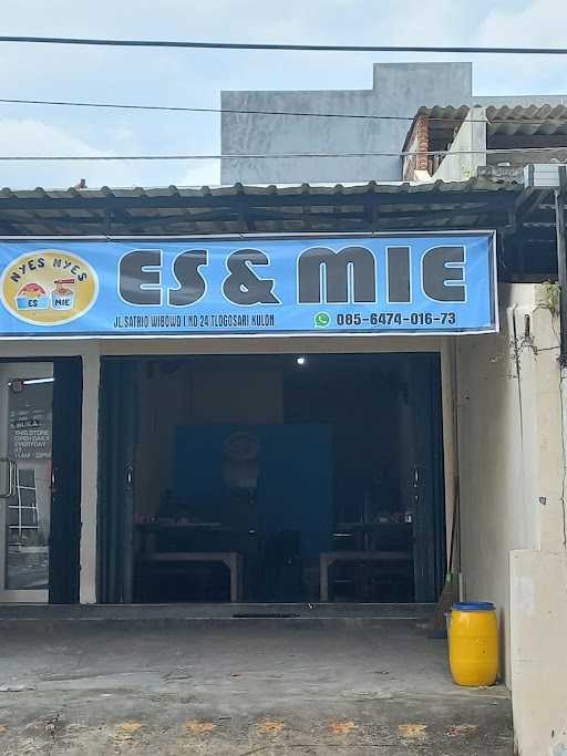 Kedai Nyes Nyes Es Serut,Mie & Rice Bowl 5