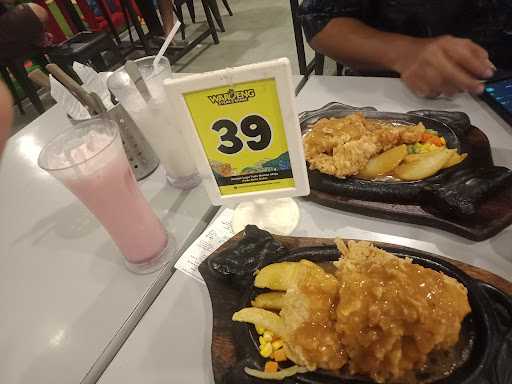 Waroeng Steak & Shake Majapahit Semarang 10