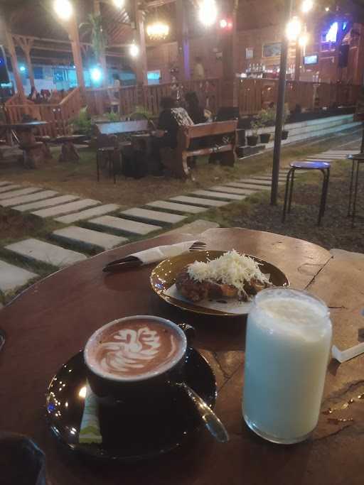 Stasiun Kopi Joglo 8