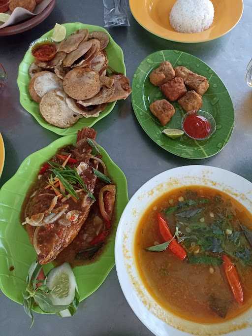 Gulai Kepala Ikan Pak Untung 8