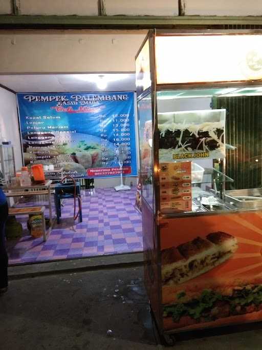 Pempek Gajah Mada Dan Roti John 3