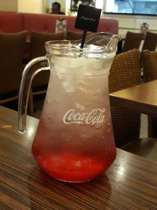 Pizza Hut Restoran 8