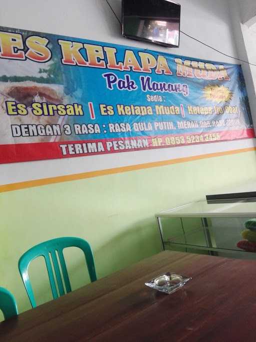 Es Kelapa Muda Pak Nanang 7