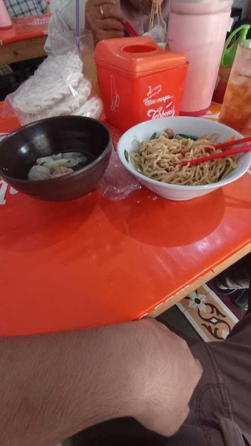 Bakmi Nyonya 7