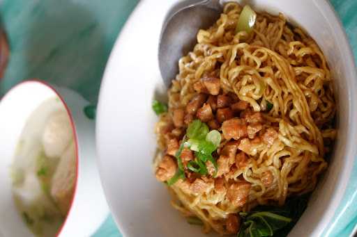 Mie Yamin Pandesan Dk 6