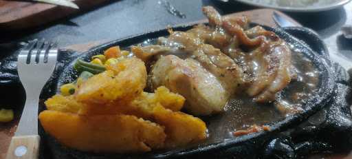 Warung Steak Emperto 5