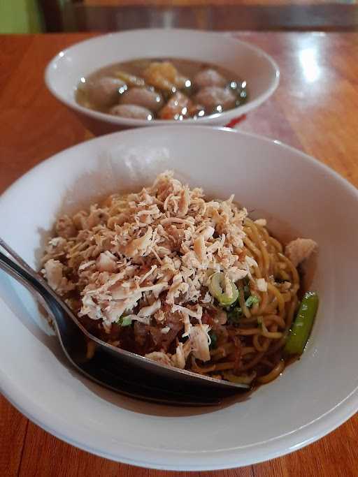 Yamien Bakso Ceker Cabang Pemuda 1