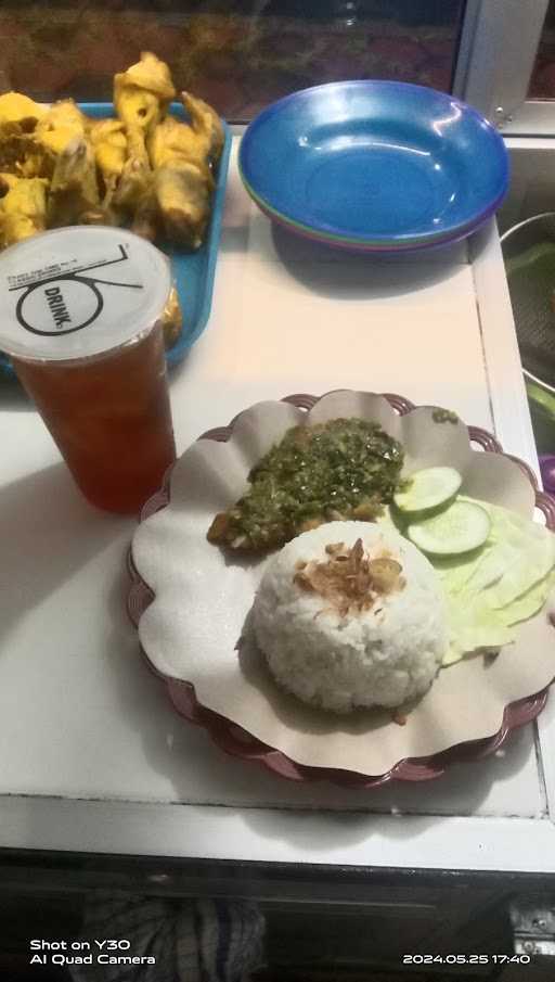 Ayam Penyet Cabe Ijo Musdalifah 2