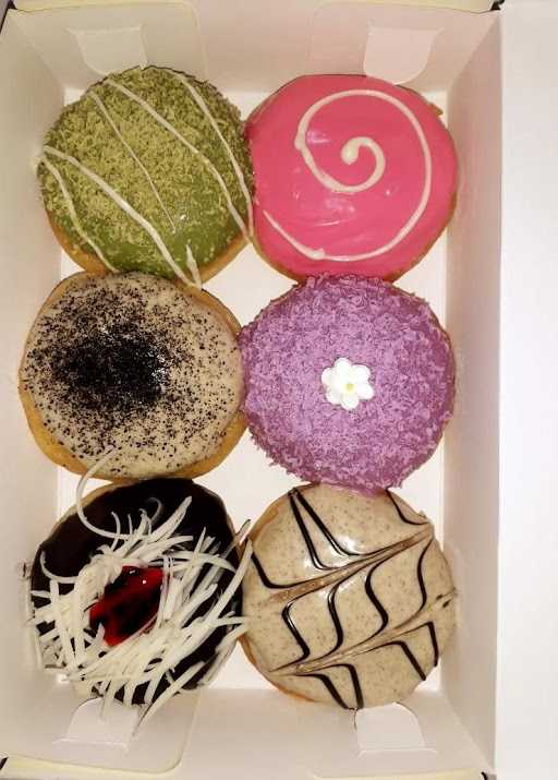 Fikha Donuts 1