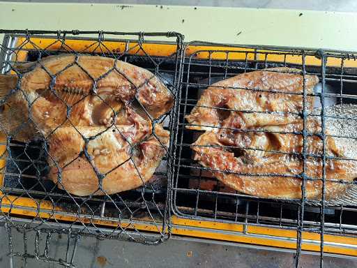 Rumah Makan Ikan Bakar Bumbu Madu 10