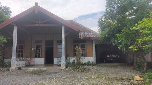 Rumah Testi Yudhanti 3