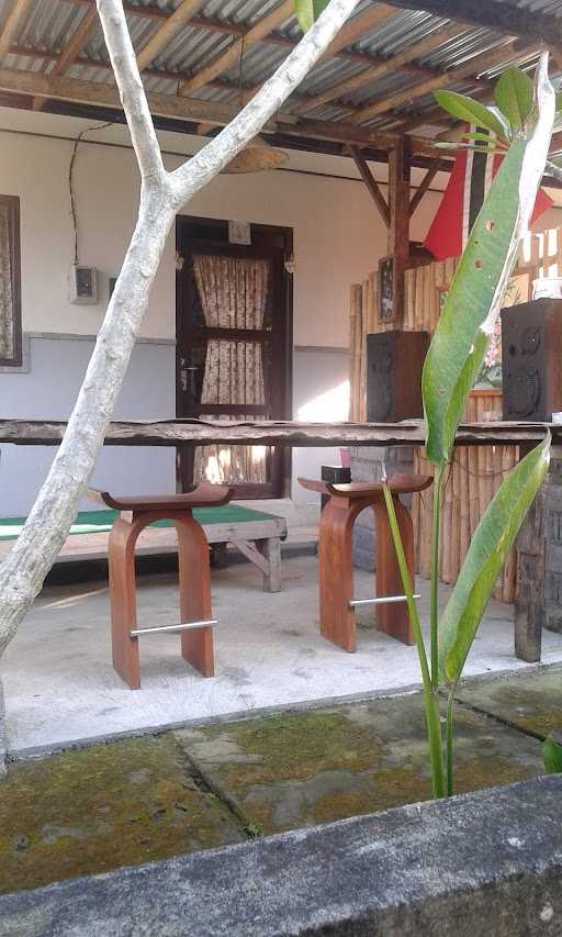 Warung Nasi & Wisnu Homestay 7