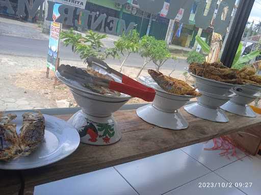 Rumah Makan Bungo Tanjuang Serang 3