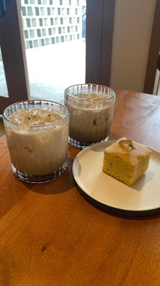 Naka Coffee And Dessert 10