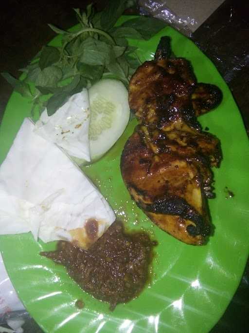 Ayam Bakar 4 Saudara 1