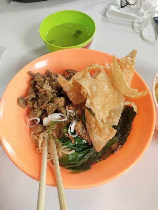 Bakmi Ayam Dengkul (Fresh Market Kgc No.158) 2