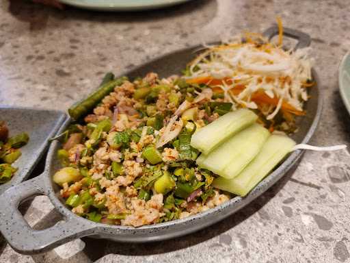 Larb Thai Cuisine - Golf Island 10