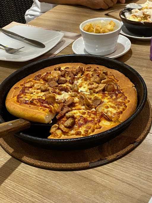 Pizza Hut Ristorante - Emporium Mall Pluit 6